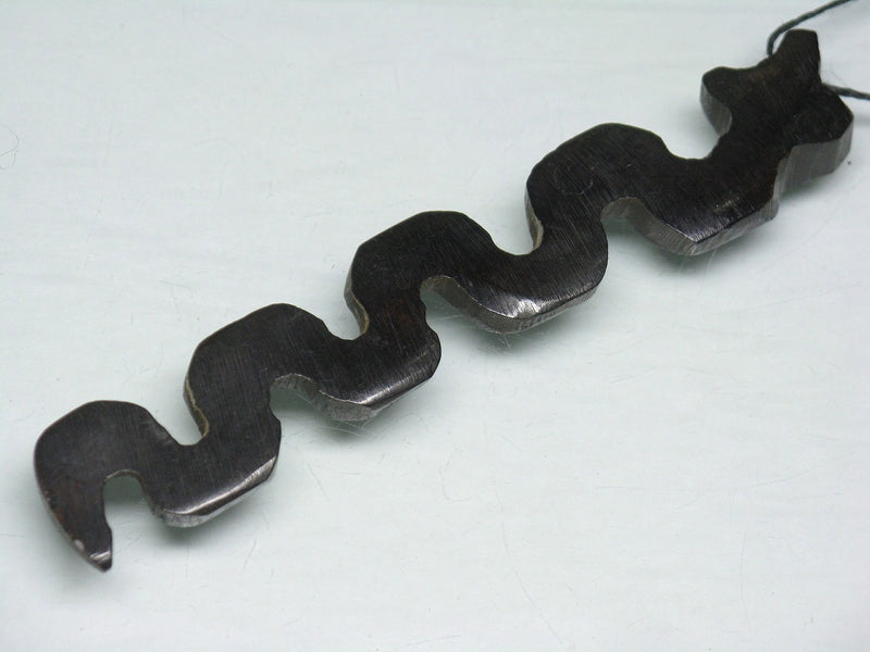 TOKO-BEADS EB208-02 Bone pendant  (Snake/Kenya) 86mm EB208-02 ボーンチャーム（ヘビ/ケニア） 86mm Asian bead & African bead  Handmade,Lampeork,bead,asia,india,ethnic,parts,accessory,beads とんぼ玉,ビーズ,トンボ玉,アジア,インド,エスニック,手作り,パーツ,アクセサリー
