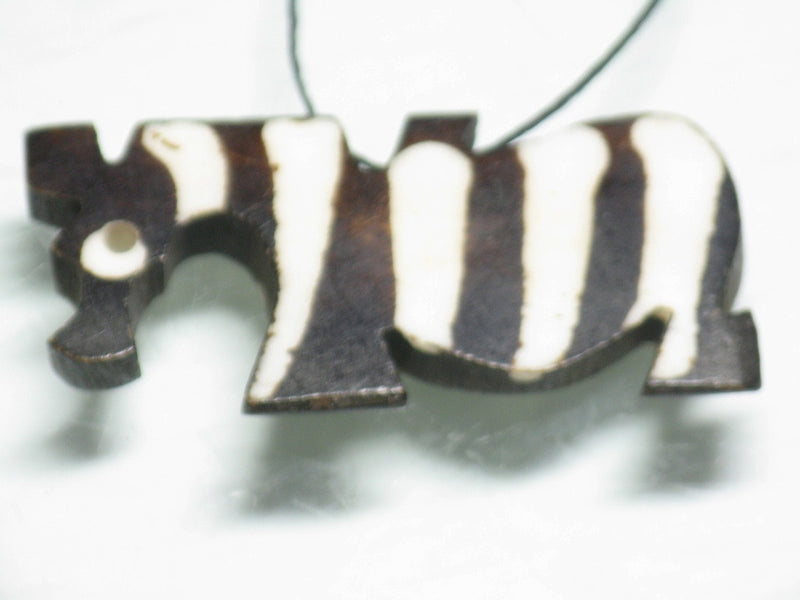 TOKO-BEADS EB211-05 Bone pendant  (Baby Zebra/Kenya) 47mm EB211-05 ボーンチャーム（子シマウマ/ケニア） 47mm Asian bead & African bead  Handmade,Lampeork,bead,asia,india,ethnic,parts,accessory,beads とんぼ玉,ビーズ,トンボ玉,アジア,インド,エスニック,手作り,パーツ,アクセサリー