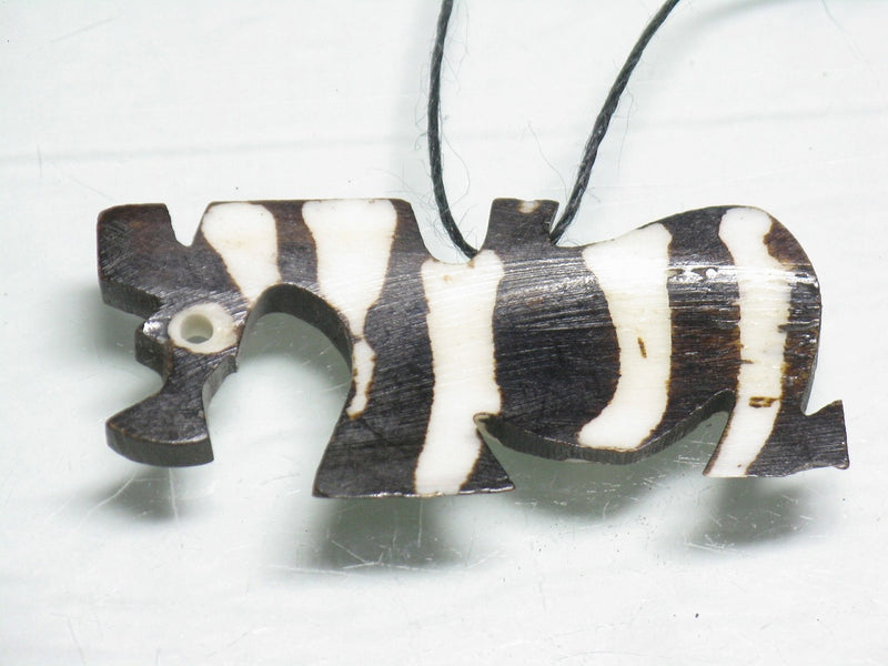 TOKO-BEADS EB211-09 Bone pendant  (Baby Zebra/Kenya) 45mm EB211-09 ボーンチャーム（子シマウマ/ケニア） 45mm Asian bead & African bead  Handmade,Lampeork,bead,asia,india,ethnic,parts,accessory,beads とんぼ玉,ビーズ,トンボ玉,アジア,インド,エスニック,手作り,パーツ,アクセサリー