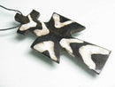 TOKO-BEADS EB212-01 Bone pendant  (Cross/Kenya) 58mm EB212-01 ボーンチャーム（クロス/ケニア） 58mm Asian bead & African bead  Handmade,Lampeork,bead,asia,india,ethnic,parts,accessory,beads とんぼ玉,ビーズ,トンボ玉,アジア,インド,エスニック,手作り,パーツ,アクセサリー