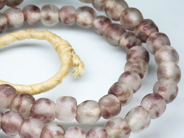 | TOKO-BEADS |EG001N-04 リサイクルガラスビーズ（連） 9~12mmとんぼ玉,ビーズ,トンボ玉,アジア,インド,エスニック,手作り,パーツ,アクセサリー