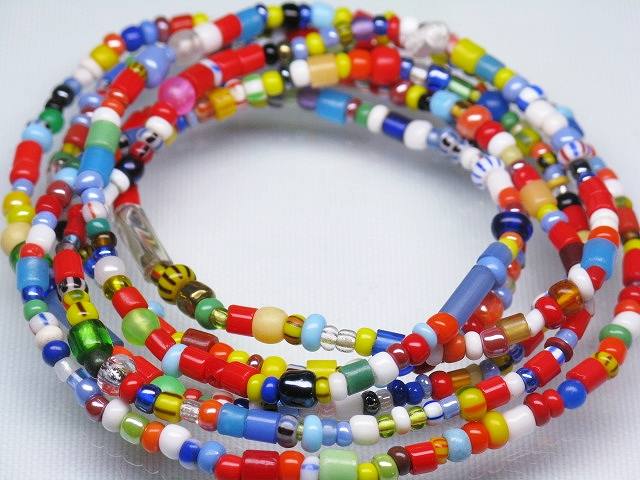 | TOKO-BEADS |EG012-01 クリスマスビーズ約94cm（連） 2~5mmとんぼ玉,ビーズ,トンボ玉,アジア,インド,エスニック,手作り,パーツ,アクセサリー