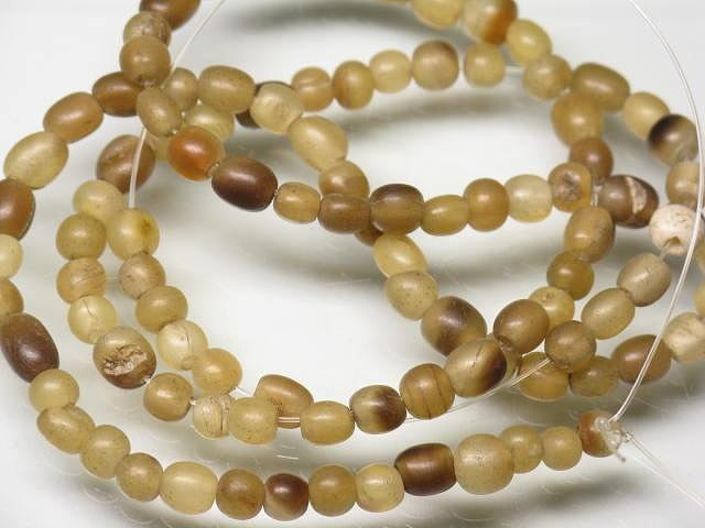 | TOKO-BEADS |HR010-26 ホーンビーズ（連） 3.5~4.5mmとんぼ玉,ビーズ,トンボ玉,アジア,インド,エスニック,手作り,パーツ,アクセサリー