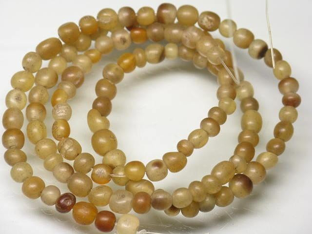 | TOKO-BEADS |HR010-30 ホーンビーズ（連） 3~3.5mmとんぼ玉,ビーズ,トンボ玉,アジア,インド,エスニック,手作り,パーツ,アクセサリー