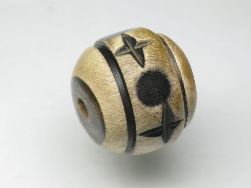 TOKO-BEADS HR101-04 Horn bead 16mm HR101-04 ホーンビーズ 16mm Asian bead & African bead  Handmade,Lampeork,bead,asia,india,ethnic,parts,accessory,beads とんぼ玉,ビーズ,トンボ玉,アジア,インド,エスニック,手作り,パーツ,アクセサリー