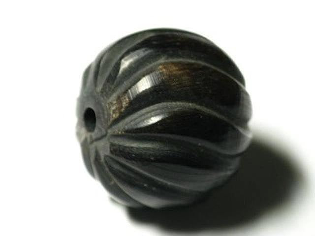 TOKO-BEADS HR101-17 Horn bead 22mm HR101-17 ホーンビーズ 22mm Asian bead & African bead  Handmade,Lampeork,bead,asia,india,ethnic,parts,accessory,beads とんぼ玉,ビーズ,トンボ玉,アジア,インド,エスニック,手作り,パーツ,アクセサリー