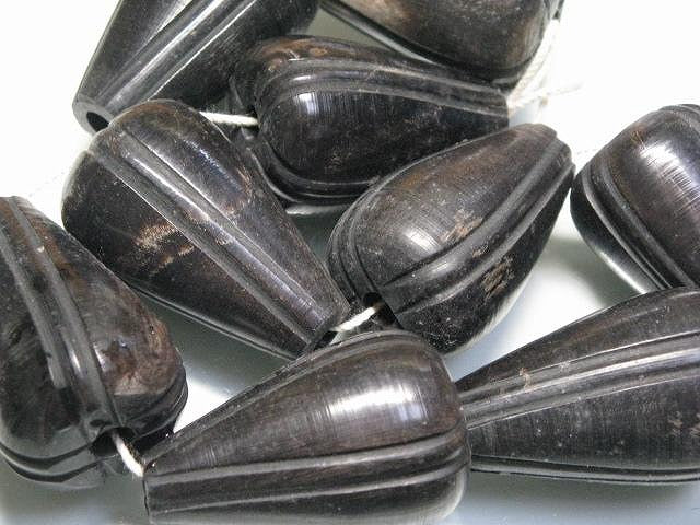 TOKO-BEADS HR101-34N Horn bead (strand) 28mm HR101-34N ホーンビーズ（連） 28mm Asian bead & African bead  Handmade,Lampeork,bead,asia,india,ethnic,parts,accessory,beads とんぼ玉,ビーズ,トンボ玉,アジア,インド,エスニック,手作り,パーツ,アクセサリー