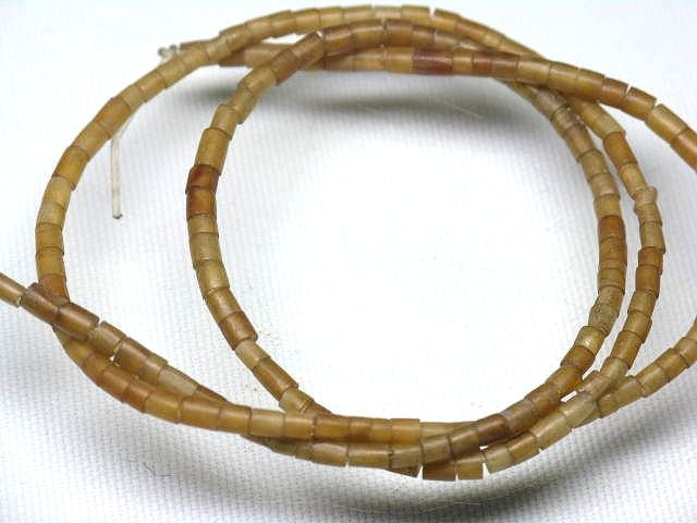 | TOKO-BEADS |HR301N-02 ホーンビーズ（連） 2.2~2.7mmとんぼ玉,ビーズ,トンボ玉,アジア,インド,エスニック,手作り,パーツ,アクセサリー