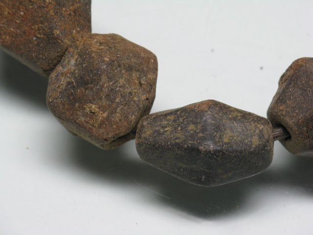 TOKO-BEADS AZ133-31 Antique Clay bead (strand) 11~35mm AZ133-31 アンティーククレイビーズ（連） 11~35mm Asian bead & African bead  Handmade,Lampeork,bead,asia,india,ethnic,parts,accessory,beads とんぼ玉,ビーズ,トンボ玉,アジア,インド,エスニック,手作り,パーツ,アクセサリー