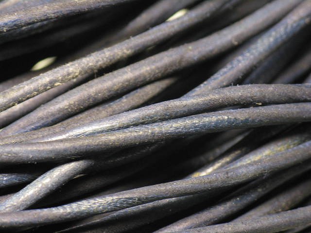 TOKO-BEADS LC003 Leather Cord(75Cm) 1.5mm LC003 レザーコード(75Cm) 1.5mmKazuri カズリビーズ Asian bead & African bead  Handmade,Lampeork,bead,asia,india,ethnic,parts,accessory,beads とんぼ玉,ビーズ,トンボ玉,アジア,インド,エスニック,手作り,パーツ,アクセサリー