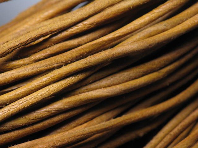 TOKO-BEADS LC036 Leather Cord(70Cm) 2mm LC036 レザーコード(70Cm) 2mm Asian bead & African bead  Handmade,Lampeork,bead,asia,india,ethnic,parts,accessory,beads とんぼ玉,ビーズ,トンボ玉,アジア,インド,エスニック,手作り,パーツ,アクセサリー