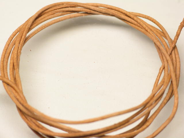 TOKO-BEADS LC043 Leather Cord(75Cm) 1mm LC043 レザーコード(75Cm) 1mm Asian bead & African bead  Handmade,Lampeork,bead,asia,india,ethnic,parts,accessory,beads とんぼ玉,ビーズ,トンボ玉,アジア,インド,エスニック,手作り,パーツ,アクセサリー