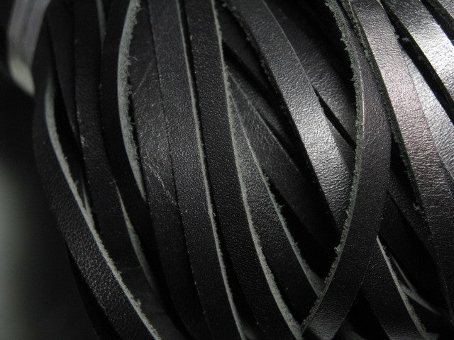 TOKO-BEADS LC314 Flat leather cord(1m) 5x2mm LC314 平レザーコード(1m) 5x2mm Asian bead & African bead  Handmade,Lampeork,bead,asia,india,ethnic,parts,accessory,beads とんぼ玉,ビーズ,トンボ玉,アジア,インド,エスニック,手作り,パーツ,アクセサリー