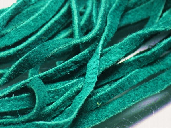 TOKO-BEADS LC325 Flat leather cord(70Cm) 2.5x1mm LC325 平レザーコード(70Cm) 2.5x1mm Asian bead & African bead  Handmade,Lampeork,bead,asia,india,ethnic,parts,accessory,beads とんぼ玉,ビーズ,トンボ玉,アジア,インド,エスニック,手作り,パーツ,アクセサリー