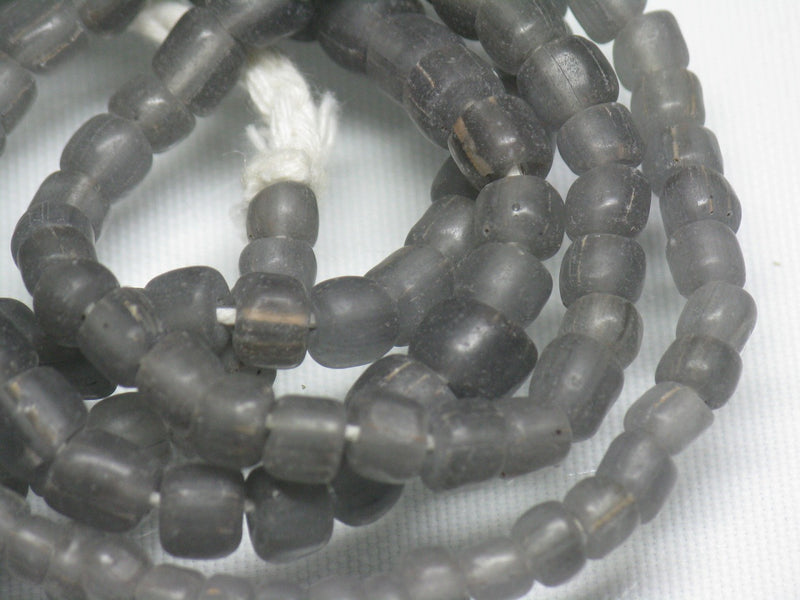 | TOKO-BEADS |MJ001-64 マジャパヒト玉（連） 4~7mmとんぼ玉,ビーズ,トンボ玉,アジア,インド,エスニック,手作り,パーツ,アクセサリー