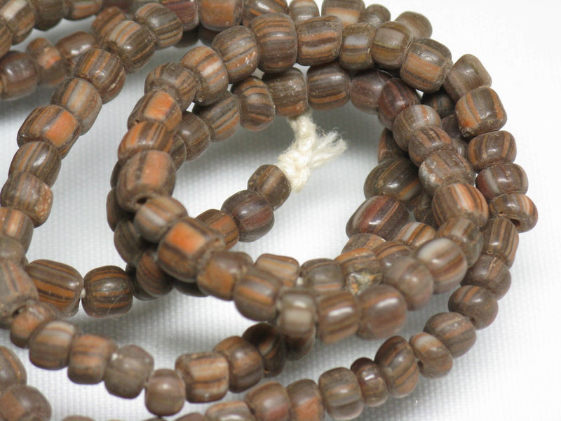 | TOKO-BEADS |MJ100-80 マジャパヒト玉（連） 4~7mmとんぼ玉,ビーズ,トンボ玉,アジア,インド,エスニック,手作り,パーツ,アクセサリー