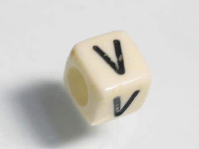 TOKO-BEADS P002-422 Alphabet (V) 6mm P002-422 アルファベット（V） 6mm Asian bead & African bead  Handmade,Lampeork,bead,asia,india,ethnic,parts,accessory,beads とんぼ玉,ビーズ,トンボ玉,アジア,インド,エスニック,手作り,パーツ,アクセサリー