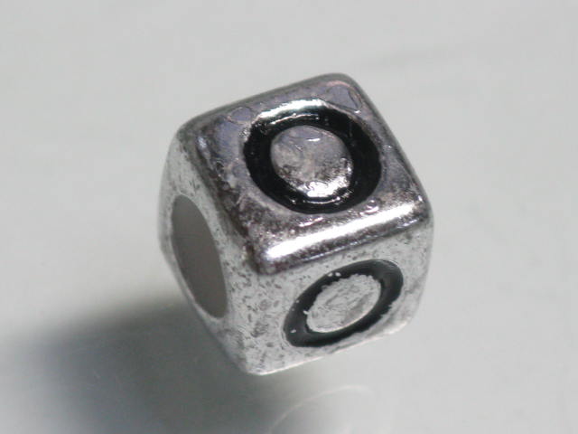 TOKO-BEADS P007-115 Alphabet (O) 7mm P007-115 アルファベット（O） 7mm Asian bead & African bead  Handmade,Lampeork,bead,asia,india,ethnic,parts,accessory,beads とんぼ玉,ビーズ,トンボ玉,アジア,インド,エスニック,手作り,パーツ,アクセサリー