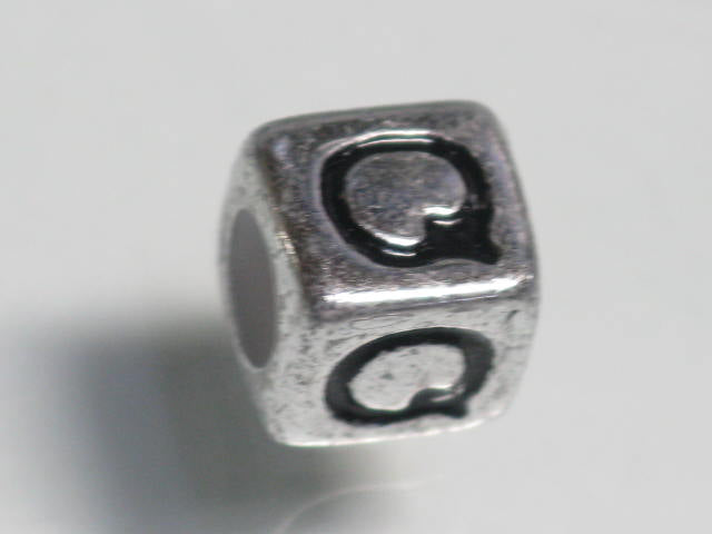 TOKO-BEADS P007-117 Alphabet (Q) 7mm P007-117 アルファベット（Q） 7mm Asian bead & African bead  Handmade,Lampeork,bead,asia,india,ethnic,parts,accessory,beads とんぼ玉,ビーズ,トンボ玉,アジア,インド,エスニック,手作り,パーツ,アクセサリー