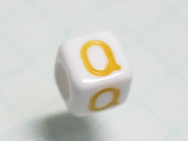 TOKO-BEADS P012-317 Alphabet (Q) 6mm P012-317 アルファベット（Q） 6mm Asian bead & African bead  Handmade,Lampeork,bead,asia,india,ethnic,parts,accessory,beads とんぼ玉,ビーズ,トンボ玉,アジア,インド,エスニック,手作り,パーツ,アクセサリー