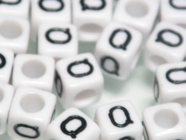 TOKO-BEADS P101-17P Alphabet (20g) (Q) 6mm P101-17P アルファベット20ｇ約120個（Q） 6mm Asian bead & African bead  Handmade,Lampeork,bead,asia,india,ethnic,parts,accessory,beads とんぼ玉,ビーズ,トンボ玉,アジア,インド,エスニック,手作り,パーツ,アクセサリー