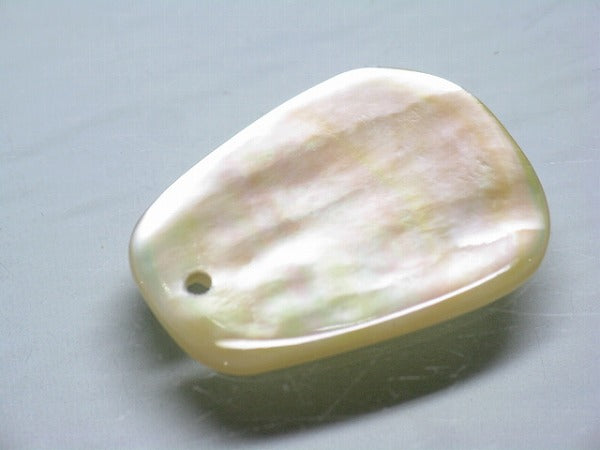 TOKO-BEADS PB005-13 Shell Charm 25mm PB005-13 シェルチャーム 25mm Asian bead & African bead  Handmade,Lampeork,bead,asia,india,ethnic,parts,accessory,beads とんぼ玉,ビーズ,トンボ玉,アジア,インド,エスニック,手作り,パーツ,アクセサリー