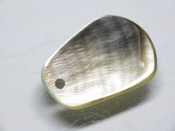 TOKO-BEADS PB005-14 Shell Charm 25mm PB005-14 シェルチャーム 25mm Asian bead & African bead  Handmade,Lampeork,bead,asia,india,ethnic,parts,accessory,beads とんぼ玉,ビーズ,トンボ玉,アジア,インド,エスニック,手作り,パーツ,アクセサリー