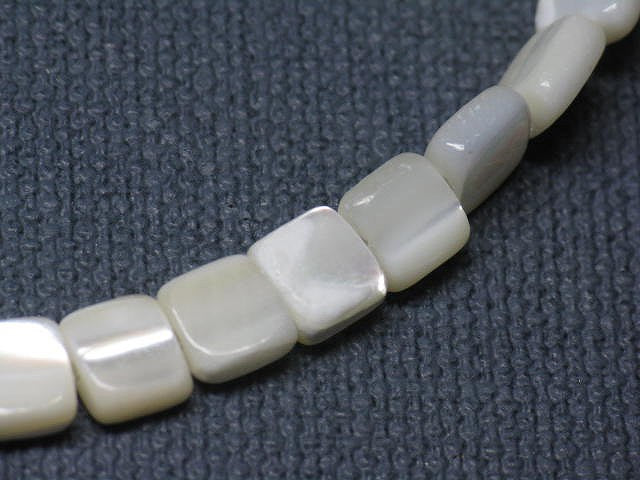 TOKO-BEADS PB007-66N Shell bead (strand) 4mm PB007-66N シェルビーズ（連） 4mm Asian bead & African bead  Handmade,Lampeork,bead,asia,india,ethnic,parts,accessory,beads とんぼ玉,ビーズ,トンボ玉,アジア,インド,エスニック,手作り,パーツ,アクセサリー