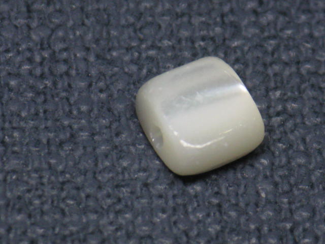 TOKO-BEADS PB007-66S Shell bead 4mm PB007-66S シェルビーズ 4mm Asian bead & African bead  Handmade,Lampeork,bead,asia,india,ethnic,parts,accessory,beads とんぼ玉,ビーズ,トンボ玉,アジア,インド,エスニック,手作り,パーツ,アクセサリー