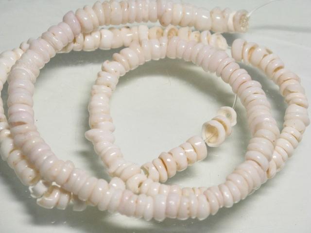 TOKO-BEADS PB014-01 Puka-Shell (strand) 4.5~5mm PB014-01 プカシェル（連） 4.5~5mm Asian bead & African bead  Handmade,Lampeork,bead,asia,india,ethnic,parts,accessory,beads とんぼ玉,ビーズ,トンボ玉,アジア,インド,エスニック,手作り,パーツ,アクセサリー