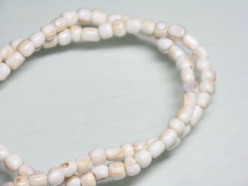 TOKO-BEADS PB018-04N Shell bead (strand) 4~5mm PB018-04N シェルビーズ（連） 4~5mm Asian bead & African bead  Handmade,Lampeork,bead,asia,india,ethnic,parts,accessory,beads とんぼ玉,ビーズ,トンボ玉,アジア,インド,エスニック,手作り,パーツ,アクセサリー