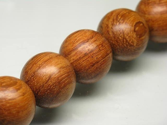 PW301N-09 Wooden bead (strand) 20mm