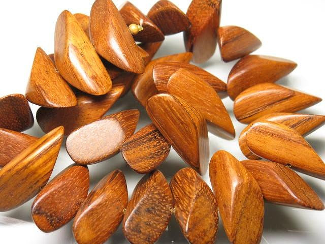 TOKO-BEADS PW301-11N Wooden bead (strand) 32mm PW301-11N ウッドビーズ（連） 32mm Asian bead & African bead  Handmade,Lampeork,bead,asia,india,ethnic,parts,accessory,beads とんぼ玉,ビーズ,トンボ玉,アジア,インド,エスニック,手作り,パーツ,アクセサリー