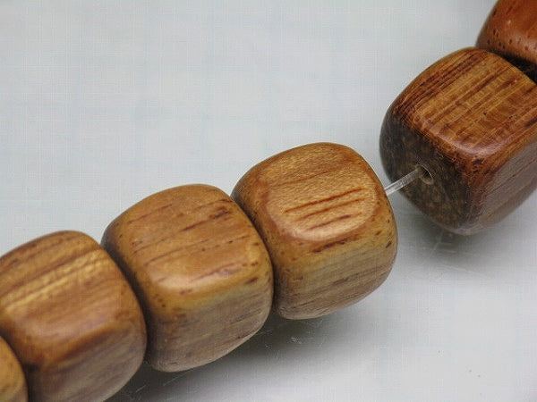 PW301N-13 Wooden bead (strand) 10mm