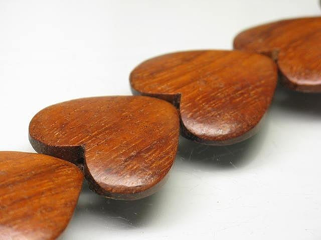 PW301N-23 Wooden beads (strand) 28mm
