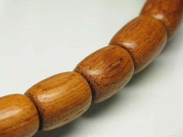 PW301N-52 Wooden beads (strand) 15mm