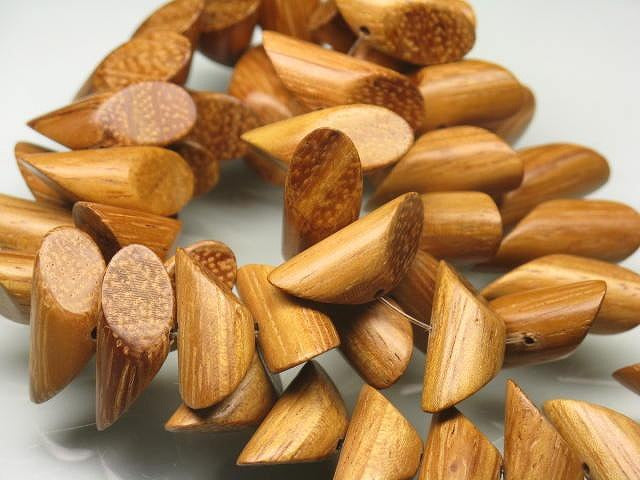 TOKO-BEADS PW301-62N Wooden bead (strand) 20mm PW301-62N ウッドビーズ（連） 20mm Asian bead & African bead  Handmade,Lampeork,bead,asia,india,ethnic,parts,accessory,beads とんぼ玉,ビーズ,トンボ玉,アジア,インド,エスニック,手作り,パーツ,アクセサリー