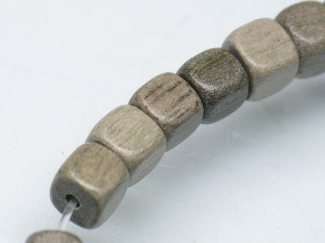 PW302N-07 Wooden bead (strand) 4mm