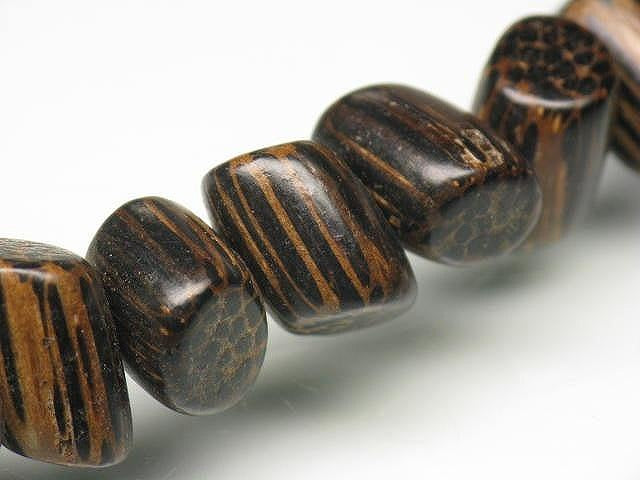PW305N-22 Palm wood bead (strand) 13mm