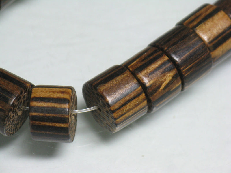 PW305N-30 Palm wood bead (strand) 12mm