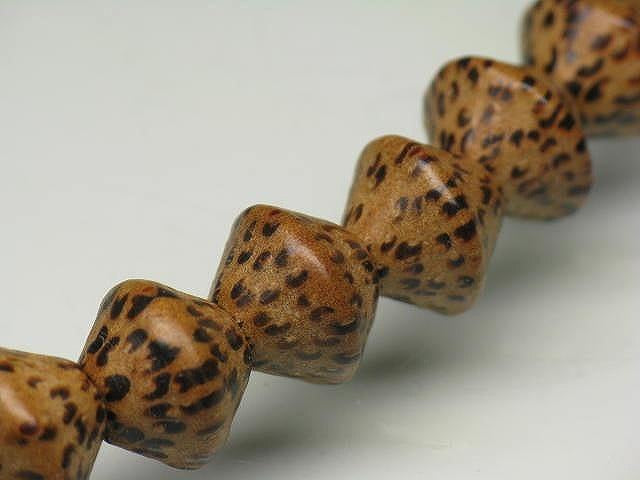 PW306N-09 Palm wood bead (strand) 12mm