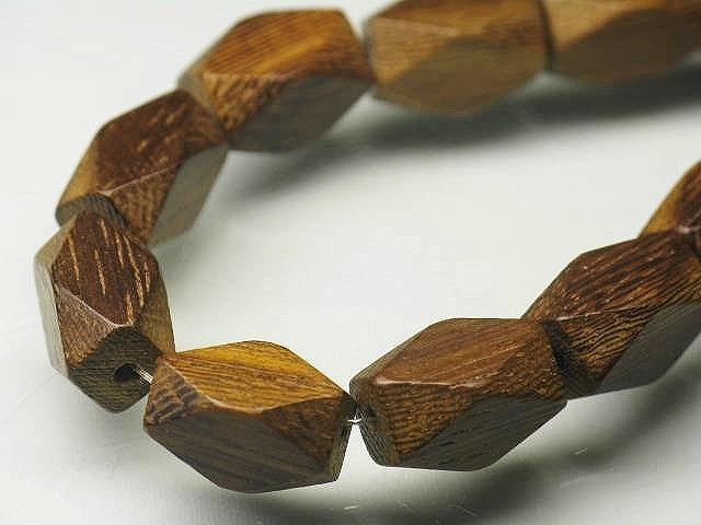 PW308N-18 Wooden bead (strand) 8mm