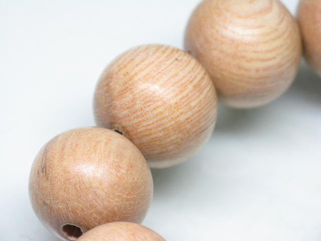 PW309N-08 Wooden beads (strand) 15mm