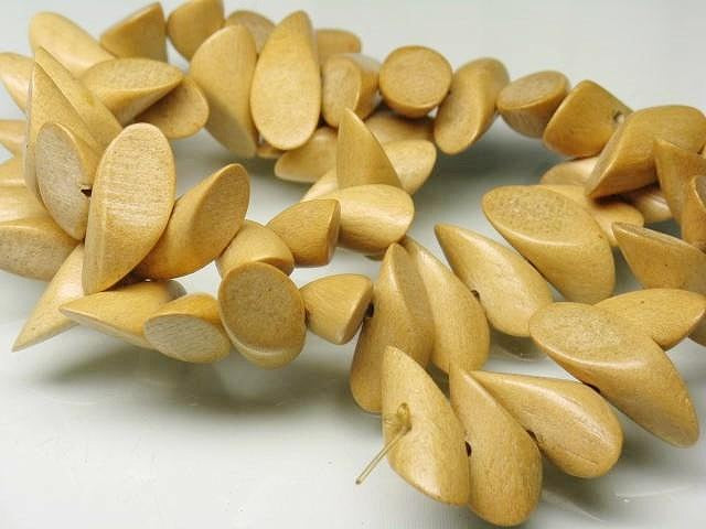 TOKO-BEADS PW310-09N Wooden bead (strand) 22mm PW310-09N ウッドビーズ（連） 22mm Asian bead & African bead  Handmade,Lampeork,bead,asia,india,ethnic,parts,accessory,beads とんぼ玉,ビーズ,トンボ玉,アジア,インド,エスニック,手作り,パーツ,アクセサリー
