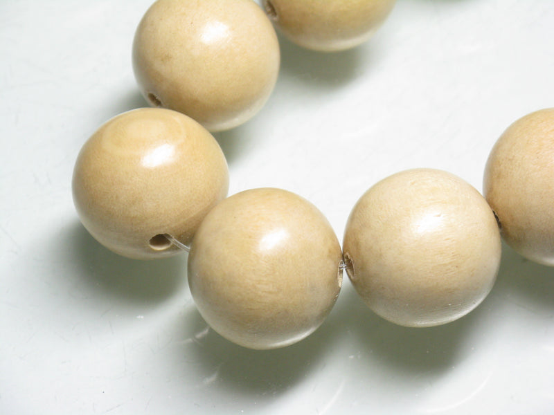PW310N-37 Wooden bead (strand) 20mm