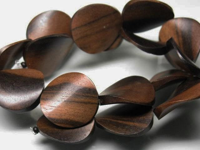 TOKO-BEADS PW311-91N Wooden bead (strand) 25mm PW311-91N ウッドビーズ（連） 25mm Asian bead & African bead  Handmade,Lampeork,bead,asia,india,ethnic,parts,accessory,beads とんぼ玉,ビーズ,トンボ玉,アジア,インド,エスニック,手作り,パーツ,アクセサリー