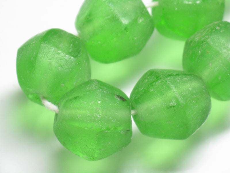 TOKO-BEADS RC001-42N Recycled Glass bead (strand) 14mm RC001-42N リサイクルガラスビーズ（連） 14mm Asian bead & African bead  Handmade,Lampeork,bead,asia,india,ethnic,parts,accessory,beads とんぼ玉,ビーズ,トンボ玉,アジア,インド,エスニック,手作り,パーツ,アクセサリー