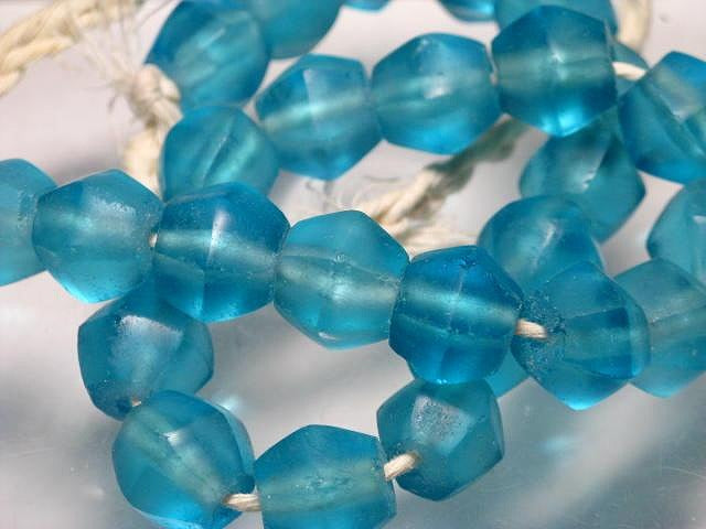 | TOKO-BEADS |RC001N-44 リサイクルガラスビーズ（連） 14mmとんぼ玉,ビーズ,トンボ玉,アジア,インド,エスニック,手作り,パーツ,アクセサリー