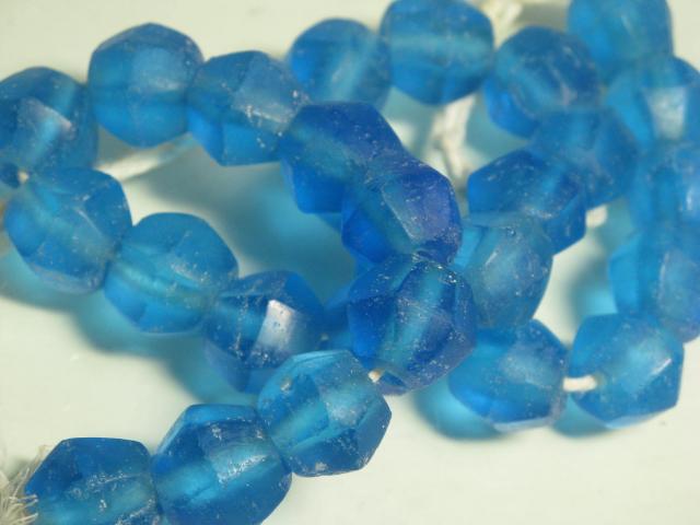 | TOKO-BEADS |RC004N-77 リサイクルガラスビーズ（連） 15mmとんぼ玉,ビーズ,トンボ玉,アジア,インド,エスニック,手作り,パーツ,アクセサリー