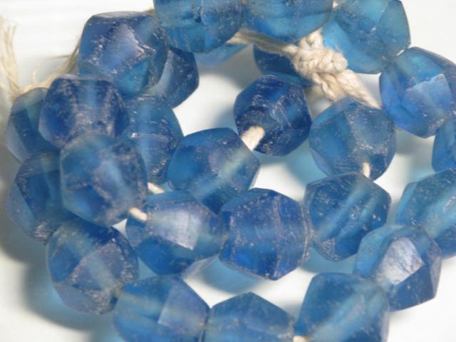 | TOKO-BEADS |RC004N-78 リサイクルガラスビーズ（連） 14~15mmとんぼ玉,ビーズ,トンボ玉,アジア,インド,エスニック,手作り,パーツ,アクセサリー